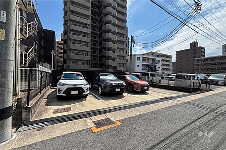 敷地内駐車場(屋外平面式)