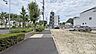 外観：物件の北側前面道路（西側から）［2026年8月5日撮影］