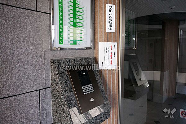 エントランスはオートロック付きです。
