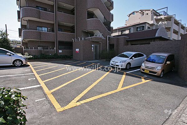 敷地内駐車場(屋外平面式)