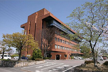 日進市役所の外観