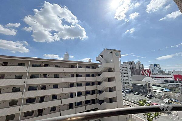 バルコニーからの眺め（南西方向）［2026年8月19日撮影］