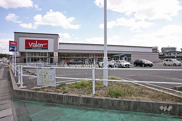 バロー(日進岩崎店)の外観