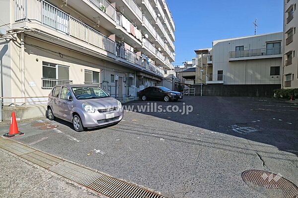 敷地内駐車場（屋外平面式）