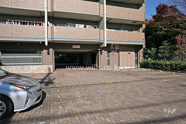 敷地内駐車場（屋外平面式）