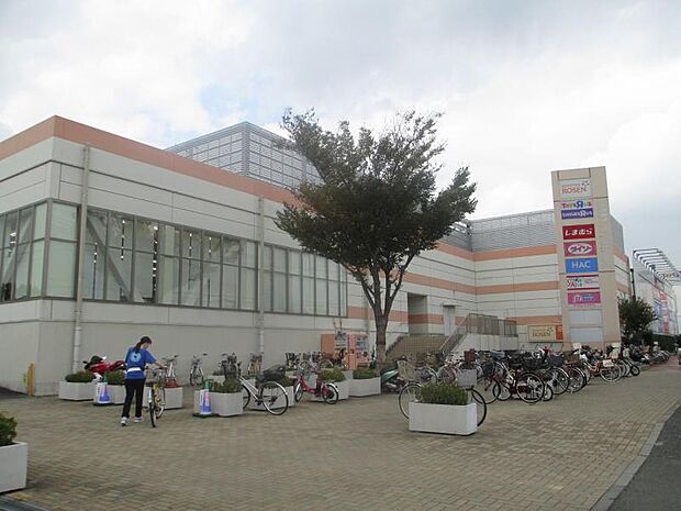 そうてつローゼンひなた山店1338m