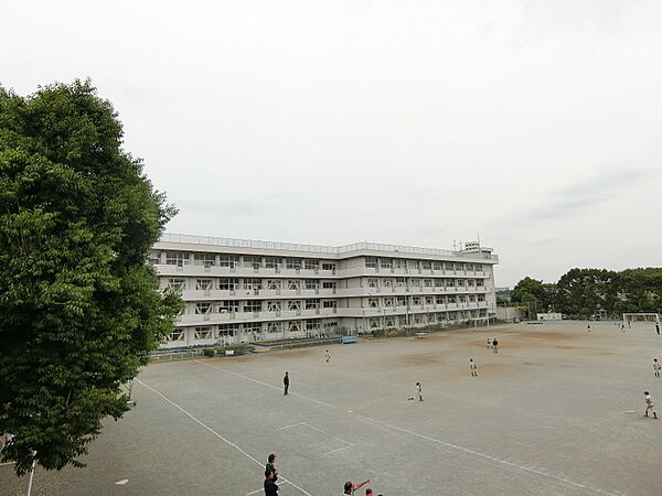 座間市立立野台小学校1300ｍ