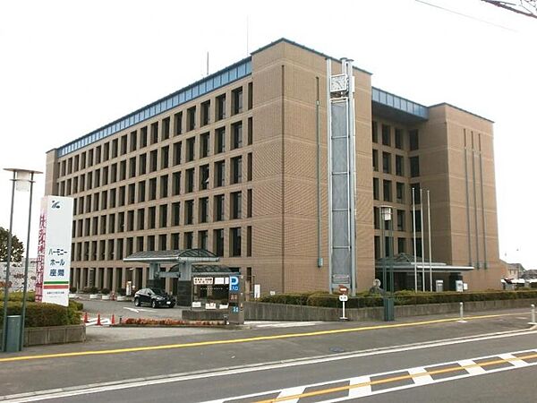 座間市役所915m