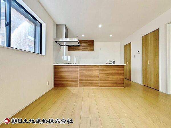 リビング/ダイニングを拡大表示