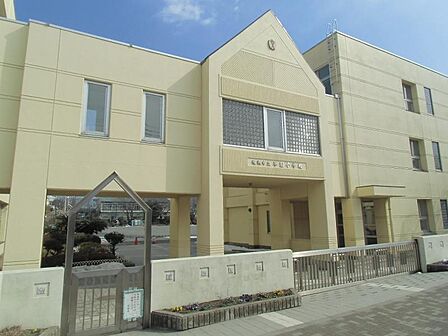 綾瀬市立早園小学校760m