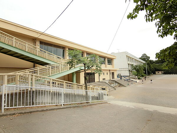 座間市立相武台東小学校350m