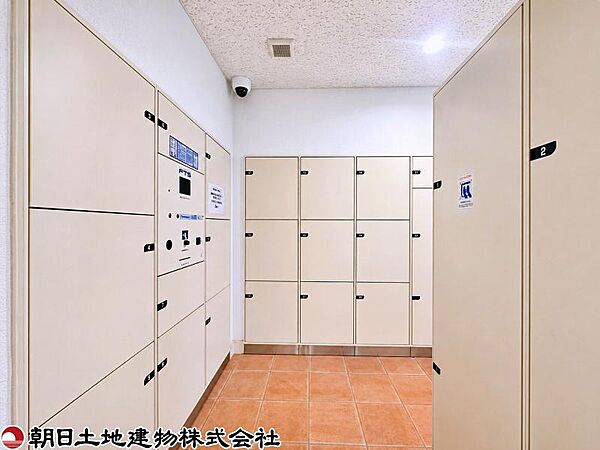 共働きや外出が多いご家庭にも便利な宅配ボックス完備。ネットショッピングも安心して利用できます。