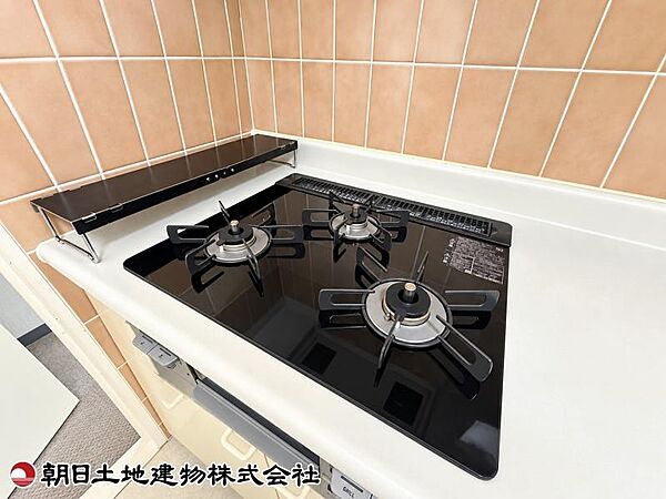 三口コンロなら同時調理がしやすく、毎日の家事時短につながります。