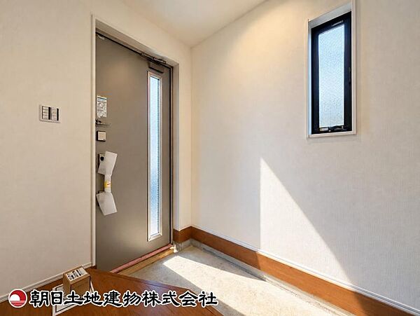 玄関を拡大表示
