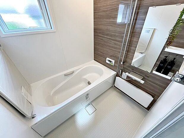 ■1坪以上広さを設けた浴室でゆったりバスタイム！雨の日のお洗濯にも大活躍な浴室乾燥機付