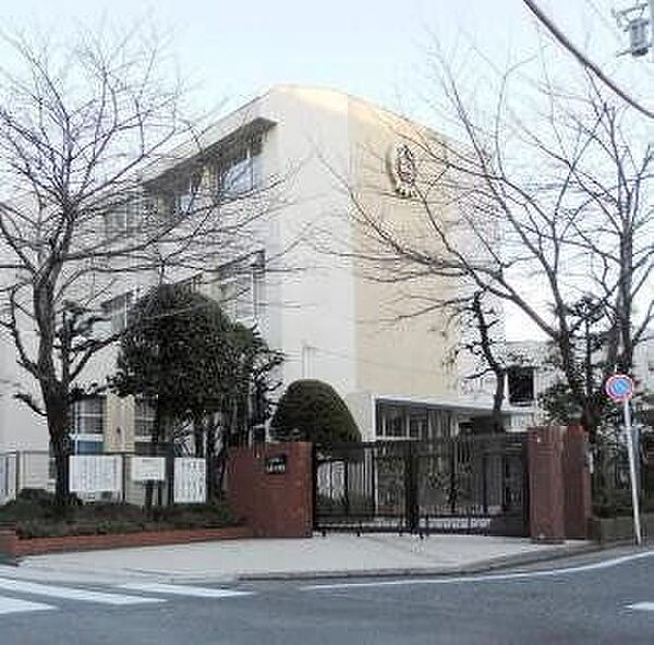 八熊小学校■～未来社会を生きぬく力を育む八熊教育～確かな学力、しなやかな心、健やかな心身を身に付けた子どもの育成を教育目標として掲げています。 400m