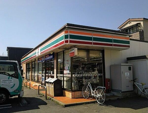 セブンイレブン 名古屋剣町店■プライベートブランドの商品も充実した24時間営業の「セブンイレブン、いい気分」セブンイレブン。nanacoカードなどがご利用いただけます！ 810m