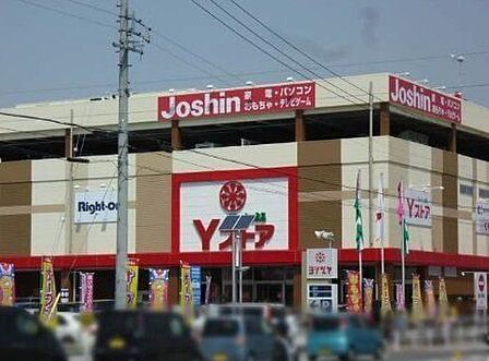 ジョーシン蟹江店■家電やパソコンのことはもちろん、おもちゃ・テレビゲーム・リフォーム・工事・修理のご相談まで、家電量販店としてお客さまのさまざまなニーズにスピーディーにお応えします。 460m