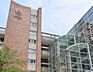 周辺：中京大学図書館■名古屋キャンパスの最北部にある図書館です。自動書庫（80万冊収蔵可能）をはじめ、積層式書庫（約9万冊）、貴重書庫など新たな機能的施設を設置。 770m