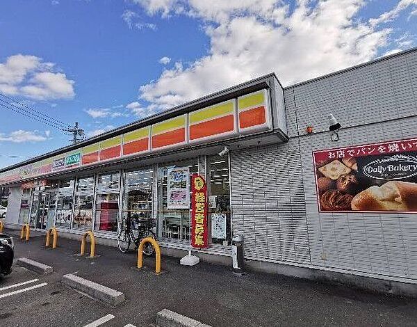 デイリーヤマザキ甚目寺森店■山崎製パンでおなじみのコンビニです。焼き立てパンや手作り弁当なども魅力のひとつ♪ 330m