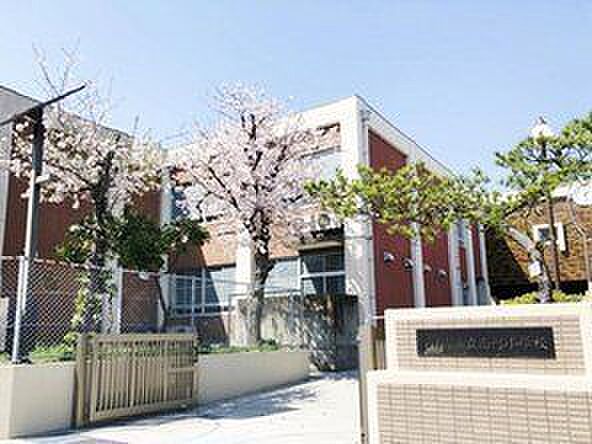 南陽小学校■校訓「健康・勉学・勤労・奉仕」・教育目標～心身ともに健康で、明るい児童の育成を目指しています～ 1100m