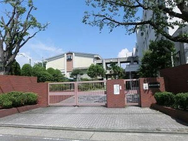 春田小学校■～みんなとつくる楽しい道徳科の授業を通して～「自他を大切に、夢や希望に向かって生きる子どもたちの育成」 850m