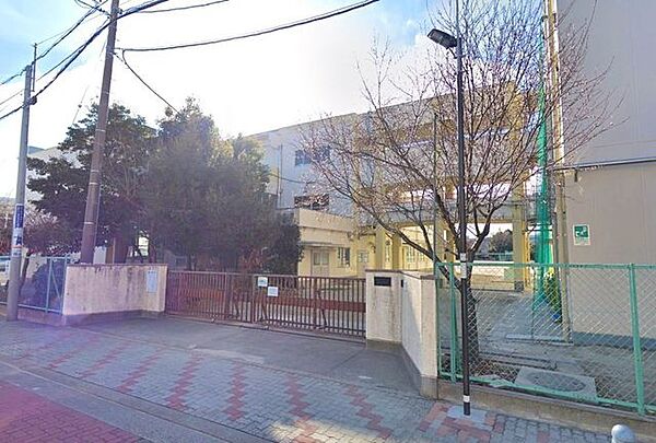 船方小学校■年間を通してさまざまな行事が予定されています。授業参観もあり、子ども達の充実した学校生活を見学することもできます。 500m