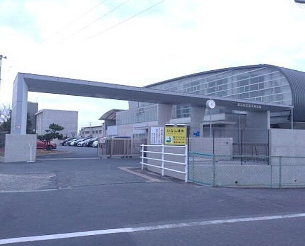 蟹江中学校■修学旅行や野外学習など様々な行事を行っており、職場体験学習など、学活や総合の時間を使って「働くこと」についてより深く学習していく機会を設けています。 1060m
