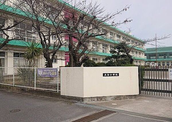 大治小学校■年間を通してさまざまな行事が予定されています。授業参観もあり、子ども達の充実した学校生活を見学することもできます。 1400m
