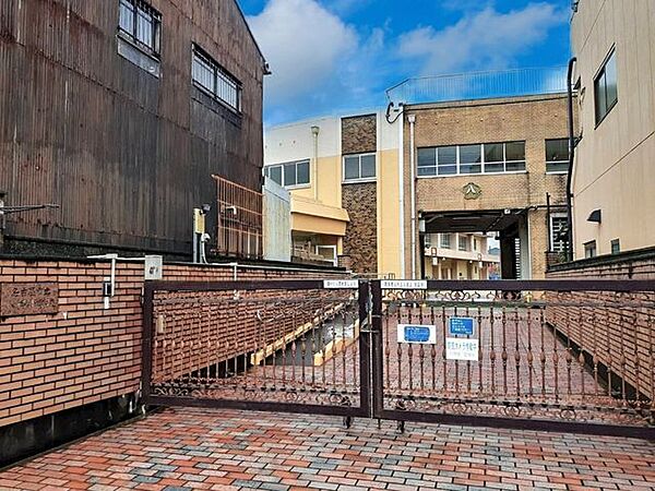 八幡小学校■～「ともに学び 自分らしく生きる」の実現を目指して、以下の点を旨として、いじめの防止等のための対策を行う～を教育目標として掲げています。 530m