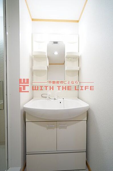 画像25:独立洗面台あり、毎朝おしゃれに忙しい女性の方におすすめです