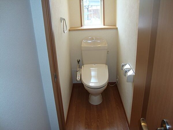 画像17:シンプルで使いやすいトイレです