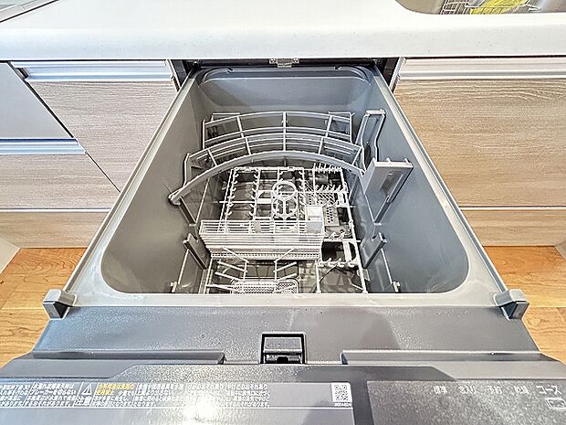 後片付けもラクラクな食器洗乾燥機付♪高温洗浄なので清潔です。
