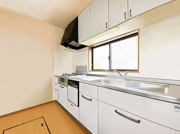 キッチンは大容量の収納スペースが確保されたつくりになっています。(CG加工あり)