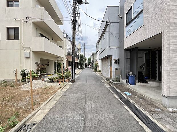 建築条件付き売地♪小・中学校も近く、生活に便利な住環境です。是非お気軽にお問い合わせくださいませ。