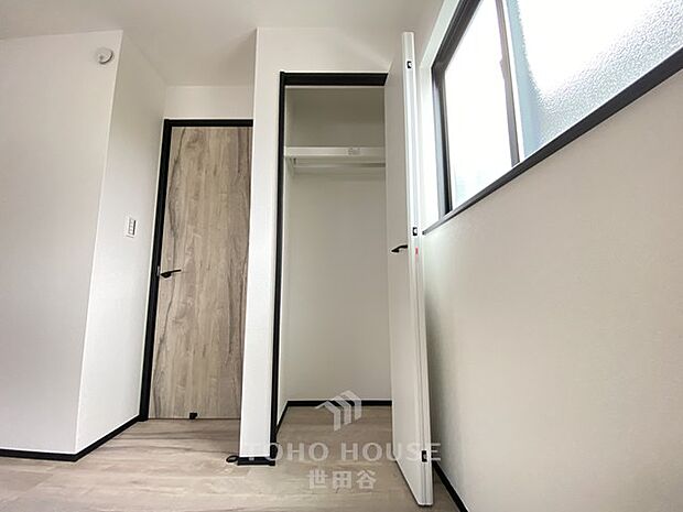 『すっきりとした空間を』居室に大きなクローゼットを設けることにより、有効的な室内を造り上げております。