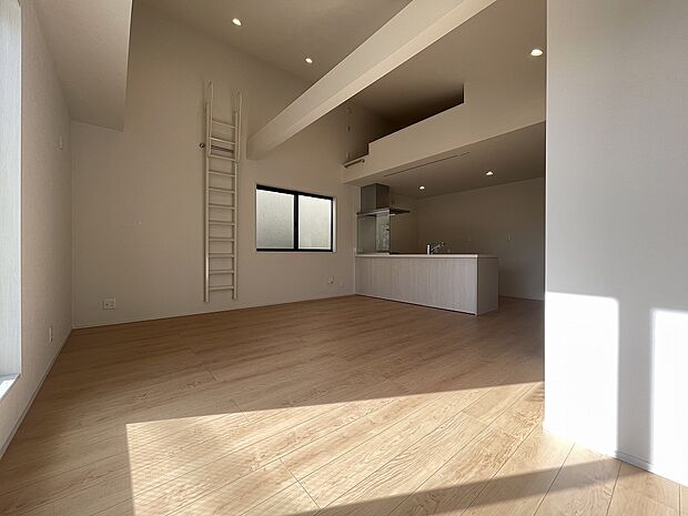 ◇◆全2棟◆◇25年12月完成！南西角地・広々とした前面道路♪