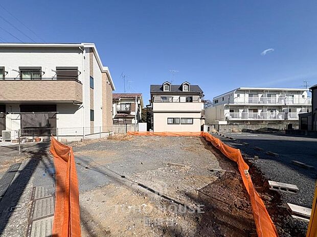 2026年7月完成予定です。駅まで徒歩3分の立地。是非お気軽にお問い合わせください。