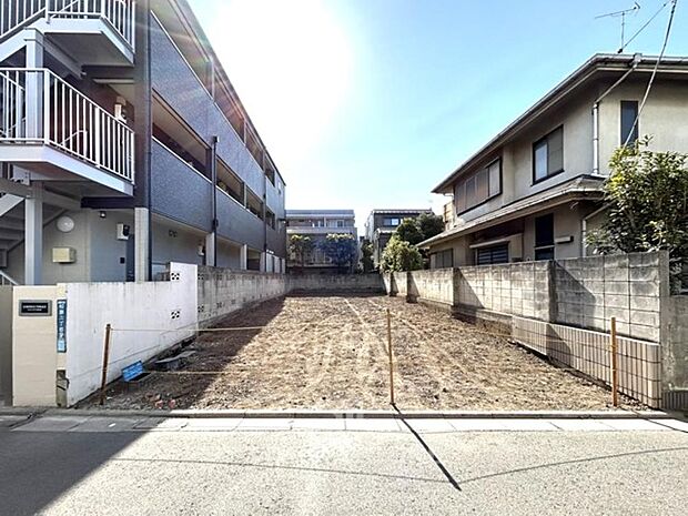 建築条件付き売地。駅まで徒歩9分の立地です。是非お気軽にお問い合わせください。