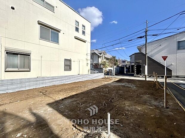 建築条件付き売地。駅まで徒歩13分です。生活に便利な住環境。是非お気軽にお問い合わせください。