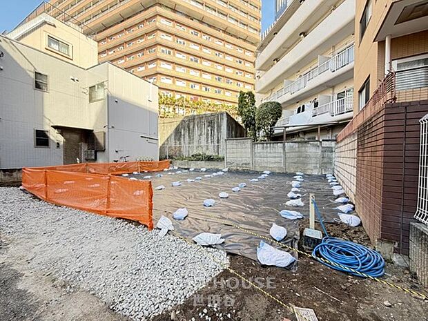 「新宿」駅まで徒歩6分の立地。是非お気軽にお問い合わせください。