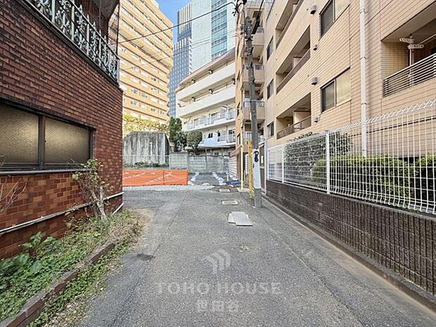 「新宿」駅まで徒歩6分の立地。是非お気軽にお問い合わせください。