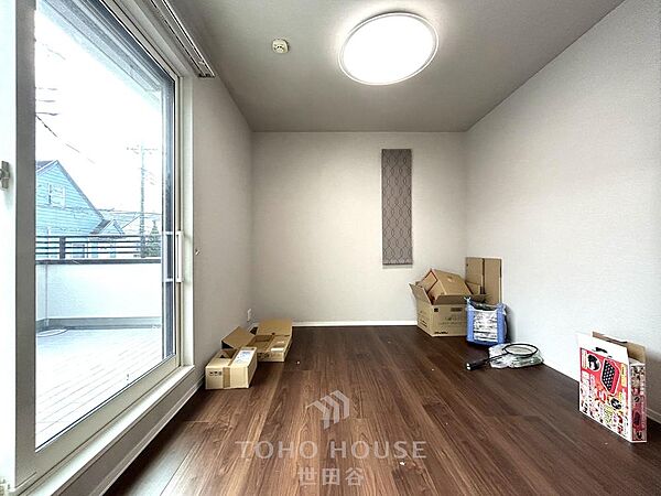 住まう方でカスタマイズしていただけるシンプルなデザインの内装。ご自身で素敵な空間を創り上げられます。