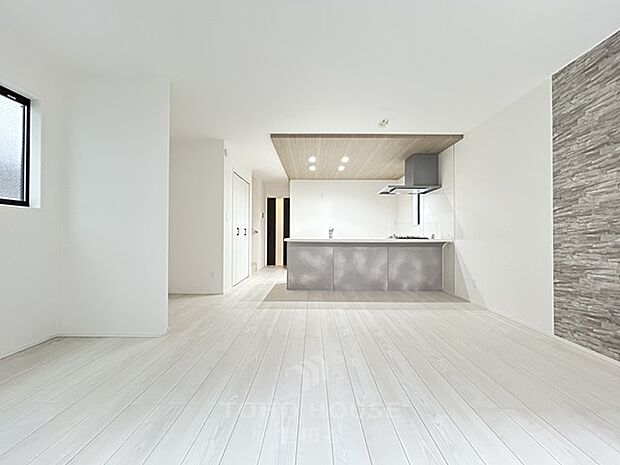 26年1月完成!残り2棟です◇買い物等、生活利便性良好◇自然豊かな住環境