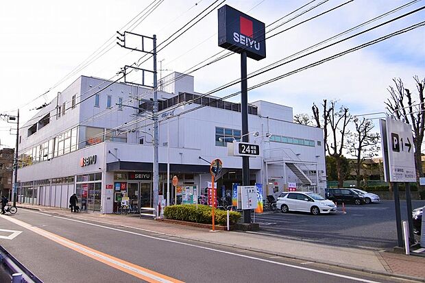 西友調布入間町店:徒歩3分(240m)