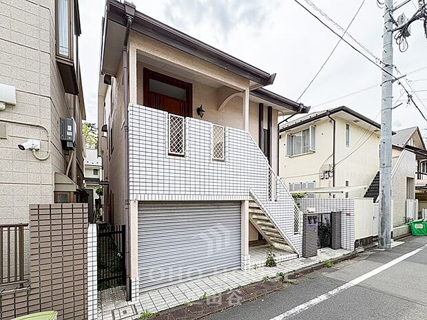 古家有あり、更地渡し。26年6月引き渡しです。是非お気軽にお問い合わせください。