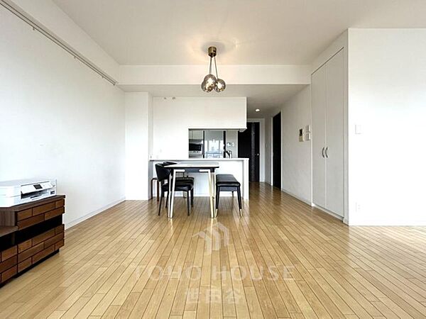 7階部分、角部屋住戸♪三方角部屋につき、陽当たり・通風良好です◇ペット飼育相談可