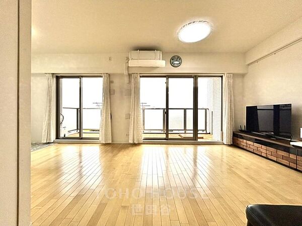 7階部分、角部屋住戸♪三方角部屋につき、陽当たり・通風良好です◇ペット飼育相談可