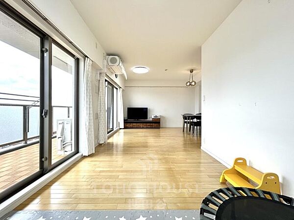 7階部分、角部屋住戸♪三方角部屋につき、陽当たり・通風良好です◇ペット飼育相談可