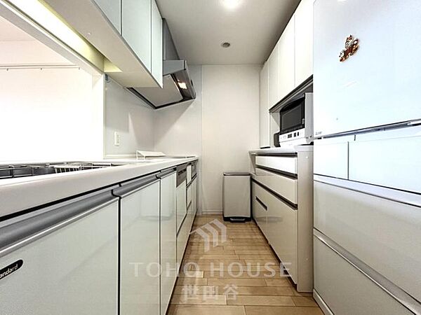 7階部分、角部屋住戸♪三方角部屋につき、陽当たり・通風良好です◇ペット飼育相談可